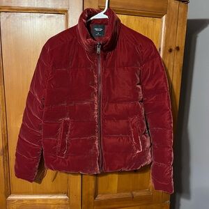 Simply Vera…. Burgundy Velvet Puffer Jacket size XS-New